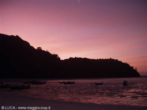 Ko Phi Phi...an unforgettable sunset...