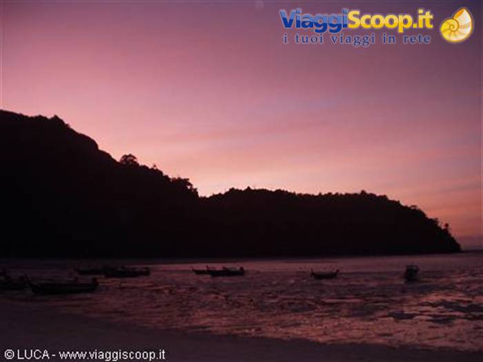Ko Phi Phi...an unforgettable sunset...