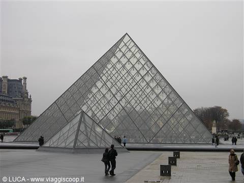 Louvre pyramids