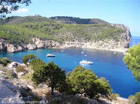 One of the wonderful bays of the island
