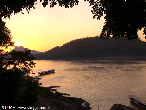 Luang Prabang - The mekong at sunset...