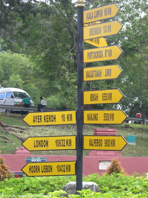 Melaka - Useful road signs...
