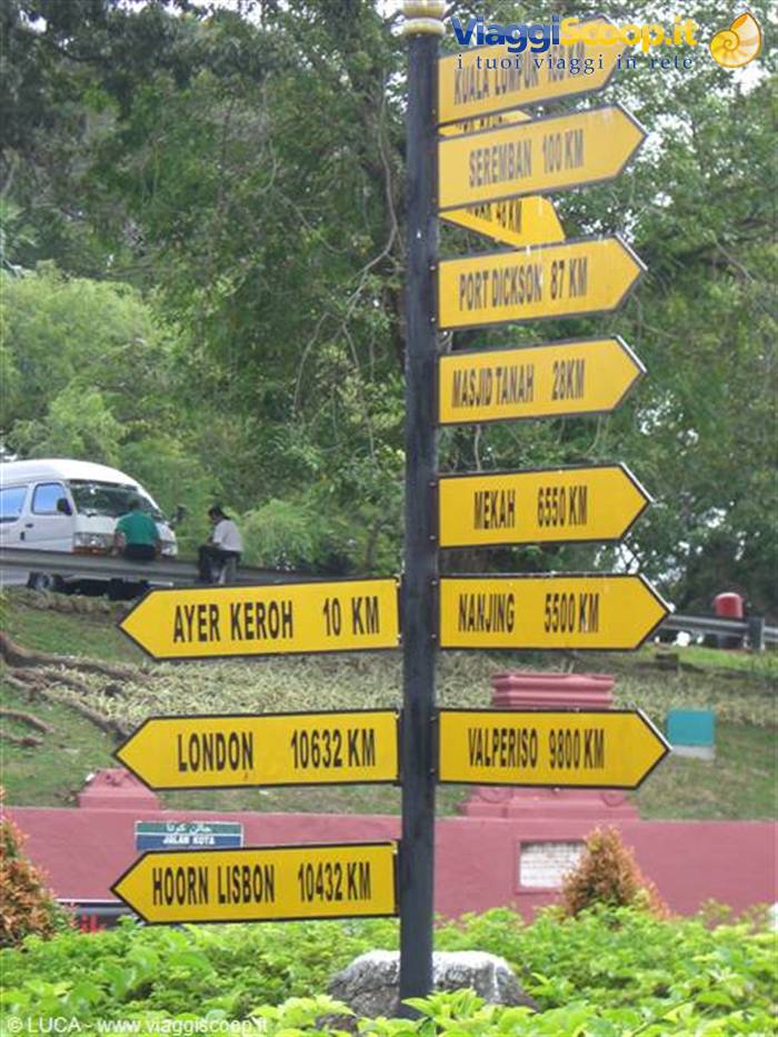 Melaka - Useful road signs...