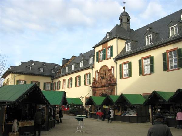 Bad Homburg - market at the castle