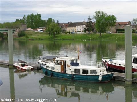 Tournus - river