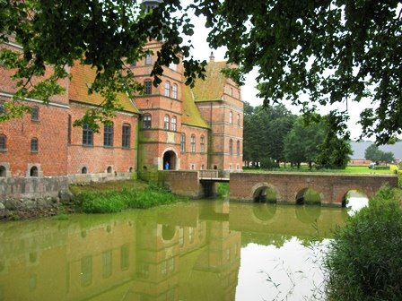 ROSENHOLM SLOT