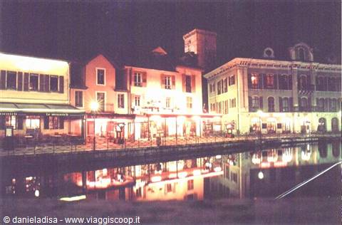 Annecy - canal night view