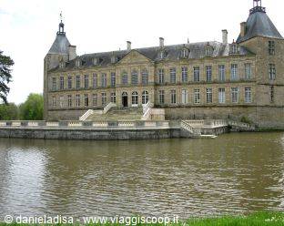 castle of Sully