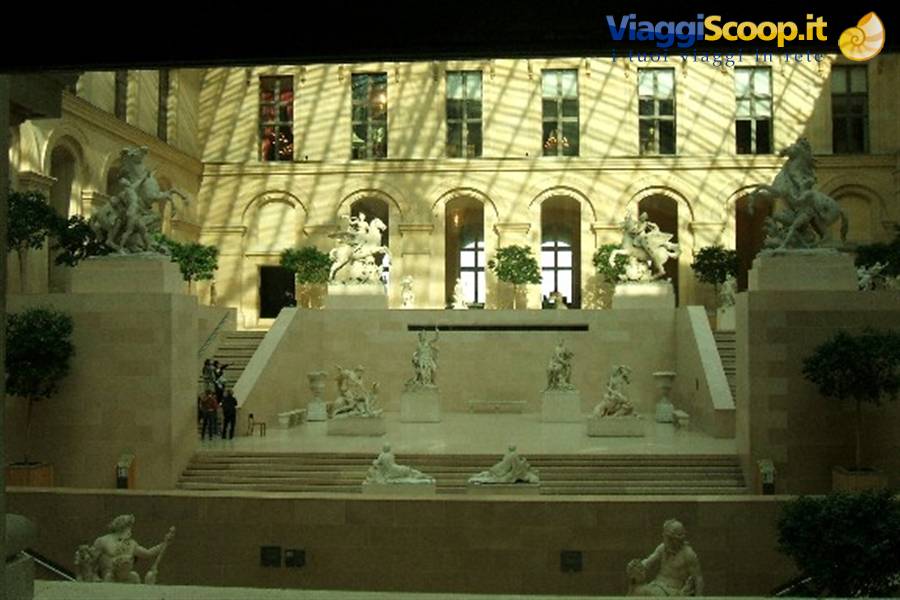 Paris, Louvre, inner atrium