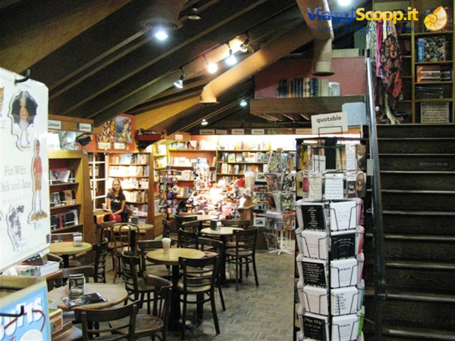 San Diego - Seaport Village - bookshop/café