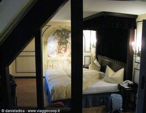 SCHWABISCH HALL - hotel room