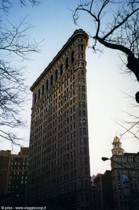 a cheese-slice building? no! The wonderful Flatiron!