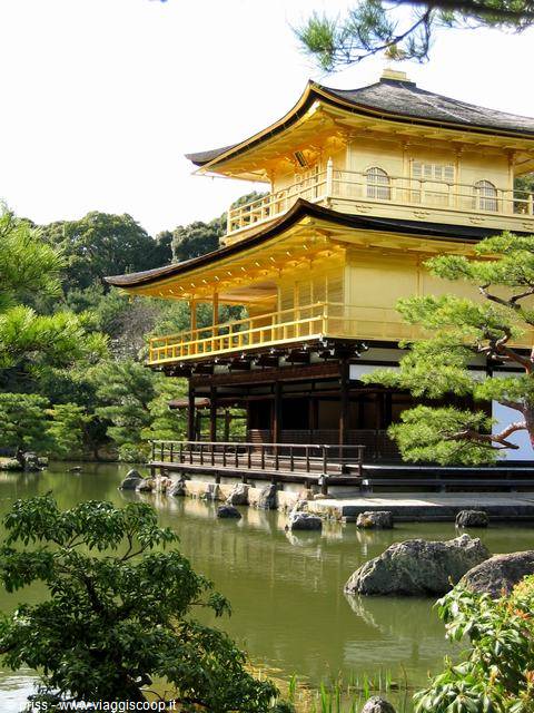 Padiglione d'oro riflesso sullo stagno, Kinkaku-ji, Kyoto