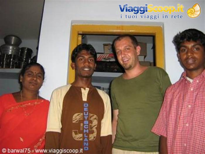 Village near Bangalore: sister and grandchildren of Radal