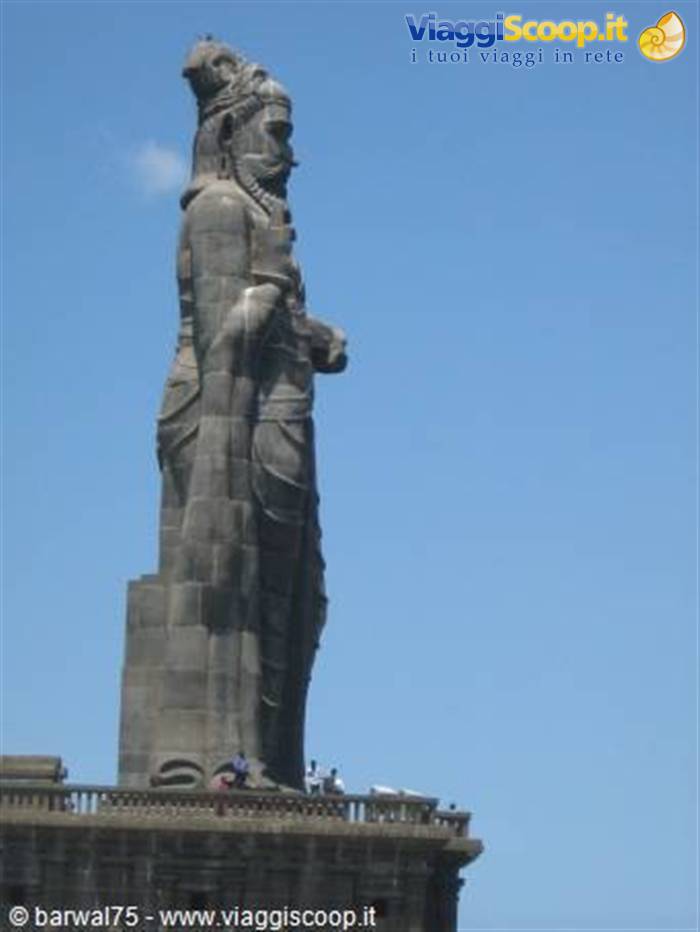 KANYAKUMARI: statue of SAINT THIRUVALLUVAR
