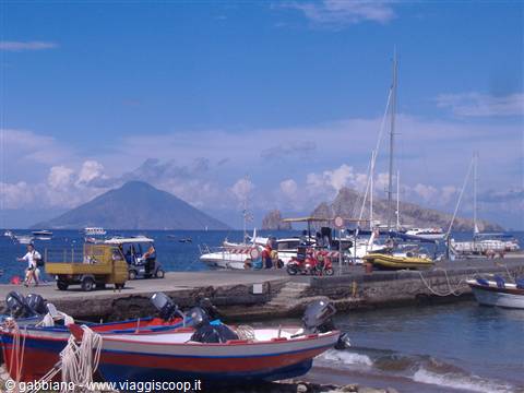 stromboli spinazzola and basiluzzo