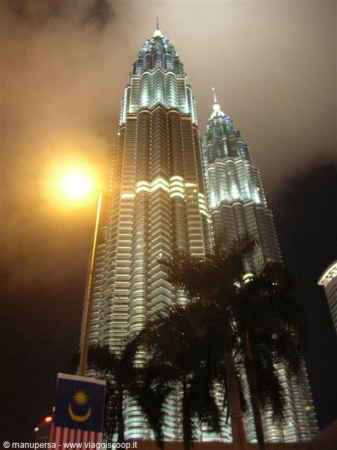 PETRONAS TOWERS ...