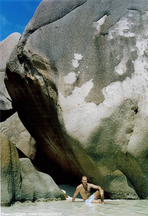 AT LA DIGUE WHAT STRESS..........