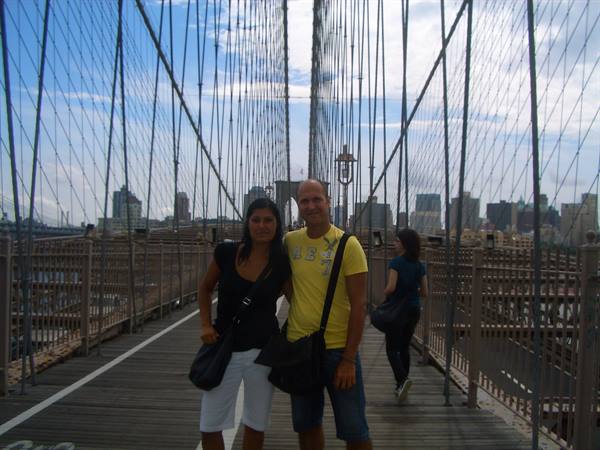ME AND RO ON THE BROOKLYN BRIDGE
