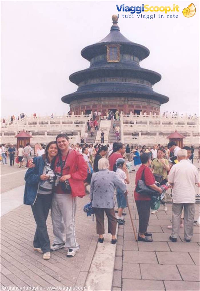 Tourist couple with camera in front of the Temple of Heaven, Beijing