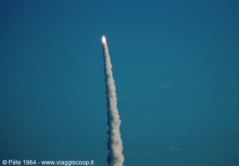 Cape Canaveral 20.12.2007 at 14.59 - the 'Delta 2' rocket lifts off